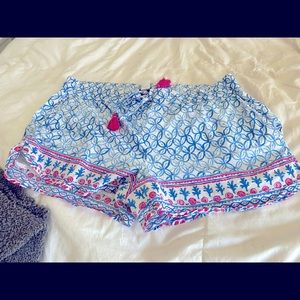 Vineyard Vines blue patterned shorts